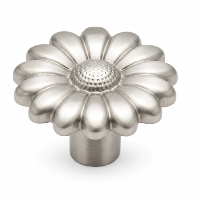 Daisy knob in Satin
